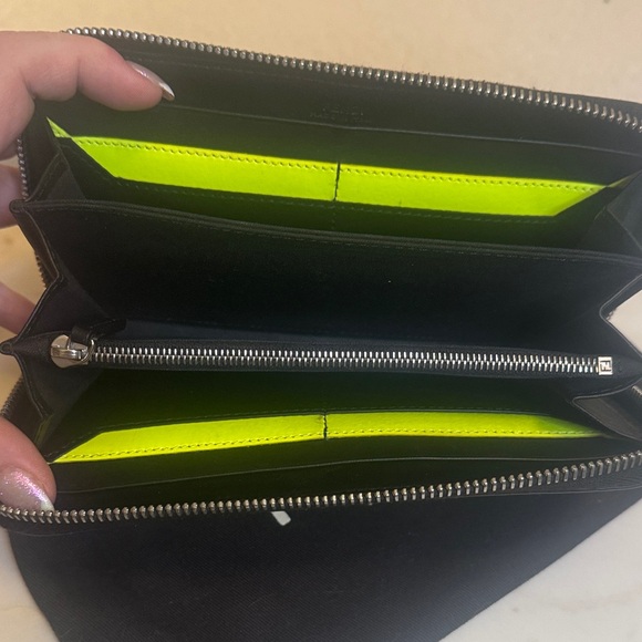 Fendi Monster Looking At You Black Leather Zippy Wallet Authentic Full Inclusion - Picture 8 of 10